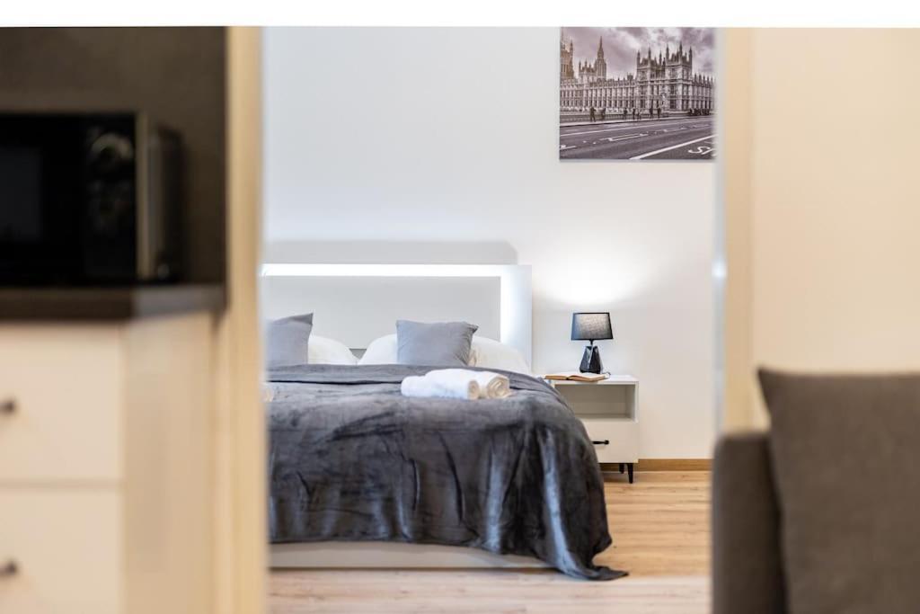 Serenity: Urban Garden Retreat *